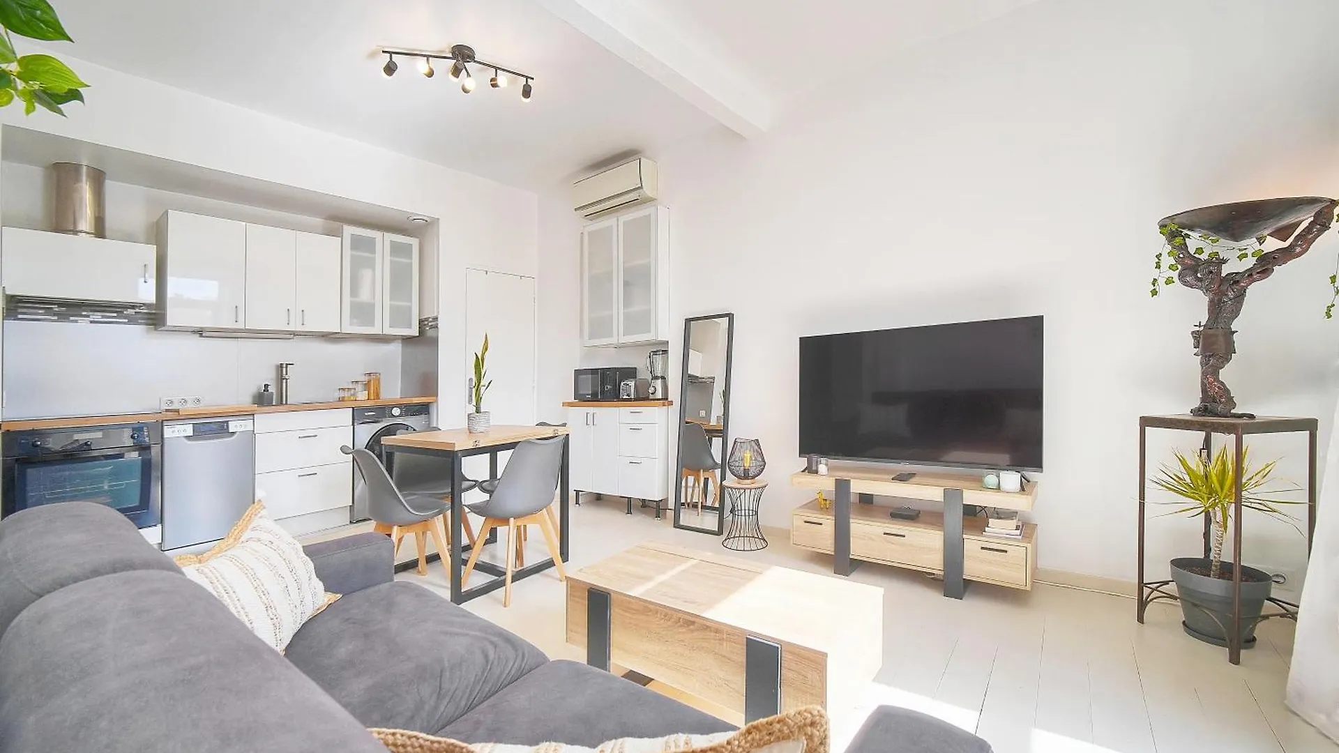 Charmant Duplex Proche De Cannes Centre Et A 2Min A Pied De La Mer