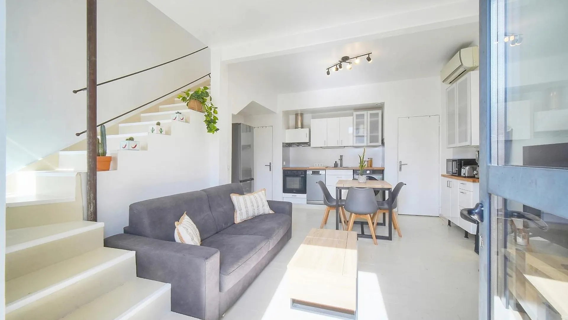 Charmant Duplex Proche De Cannes Centre Et A 2Min A Pied De La Mer 프랑스