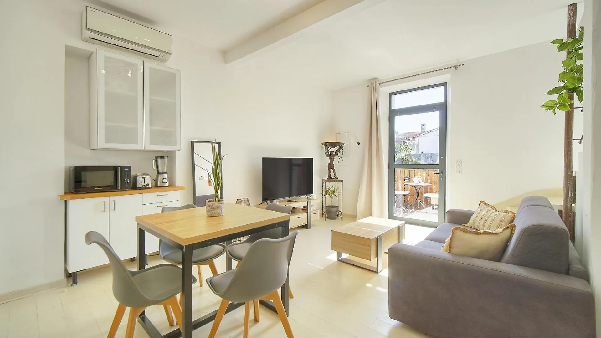Charmant Duplex Proche De Cannes Centre Et A 2Min A Pied De La Mer 0*,  프랑스